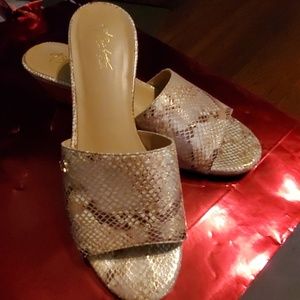 Gold sandles 1 1/2inch heel